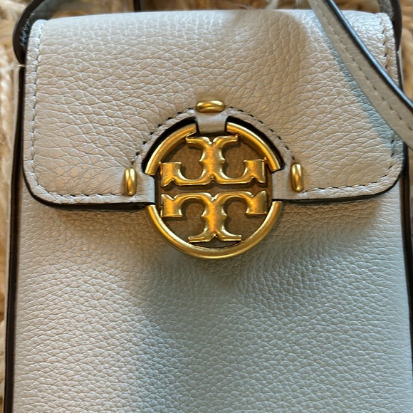 Tory Burch Miller Cellphone Crossbody Bag Feather Gray NWT - Picture 3 of 6